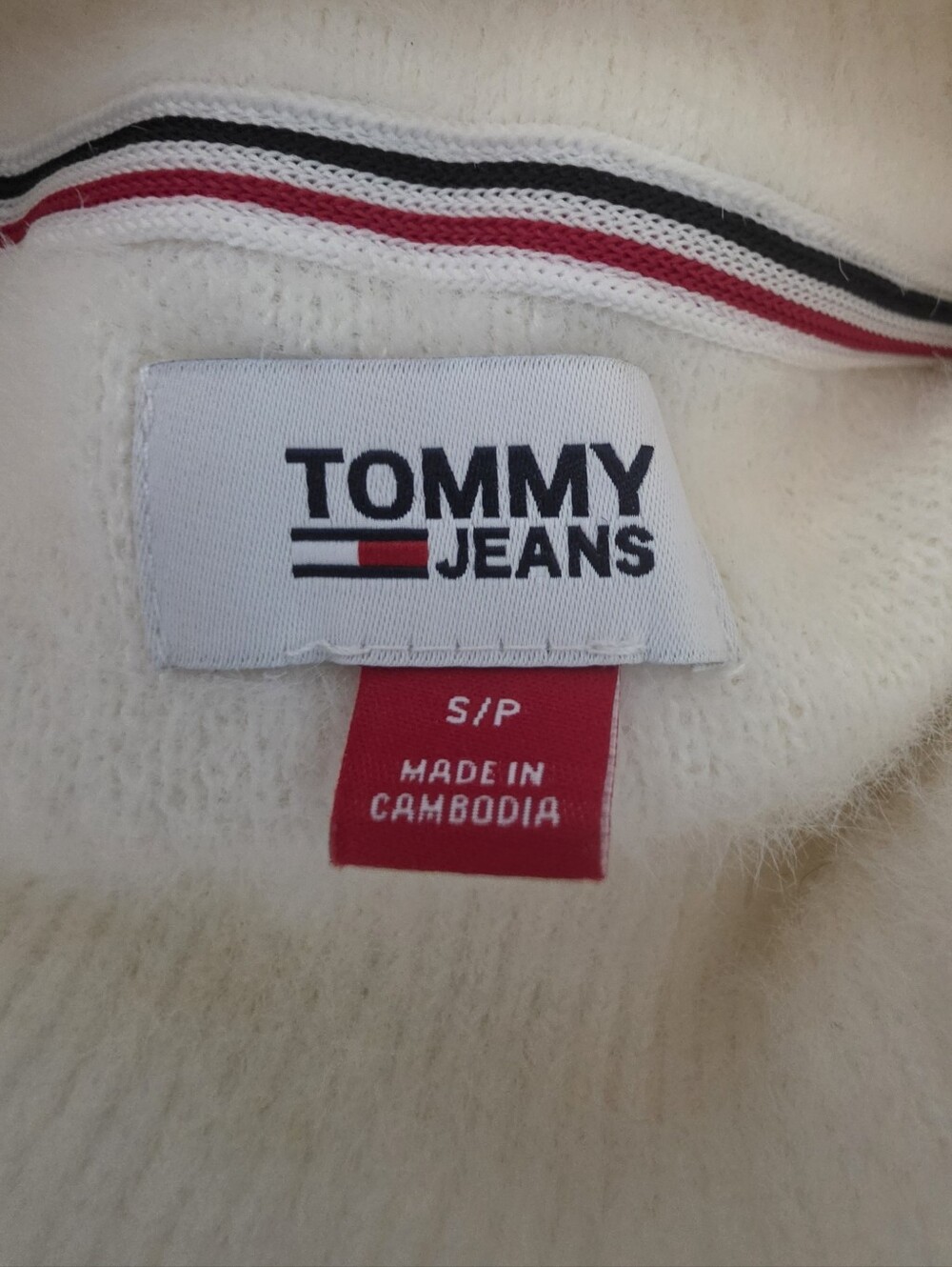 Tommy Hilfiger White Turtleneck Sweater with Navy and Red Logo - Picture 4 of 5